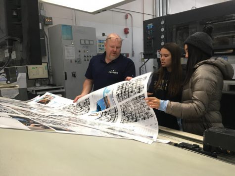 Oahuan editors see how the yearbook is printed